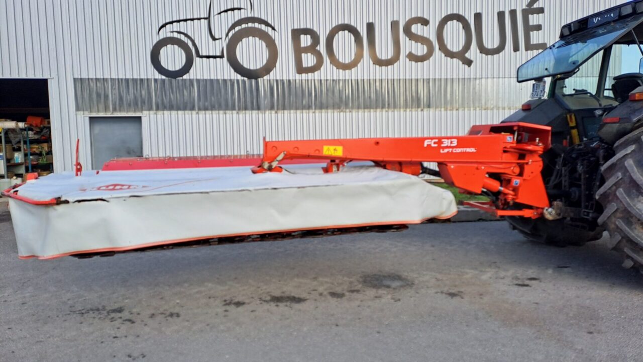 Faucheuse conditionneuse Kuhn FC313 LIFT CONTROL © Ets Bousquié