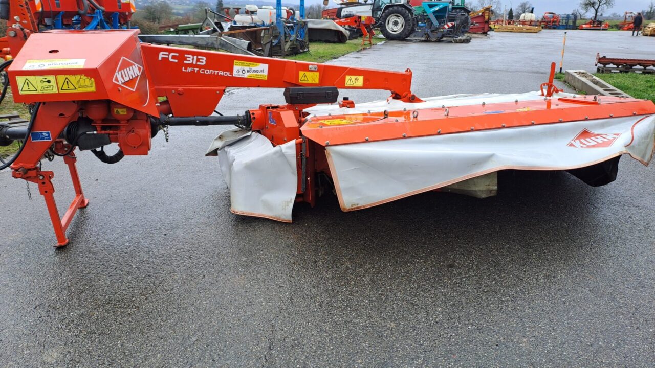 Faucheuse conditionneuse Kuhn FC313 LIFT CONTROL © Ets Bousquié
