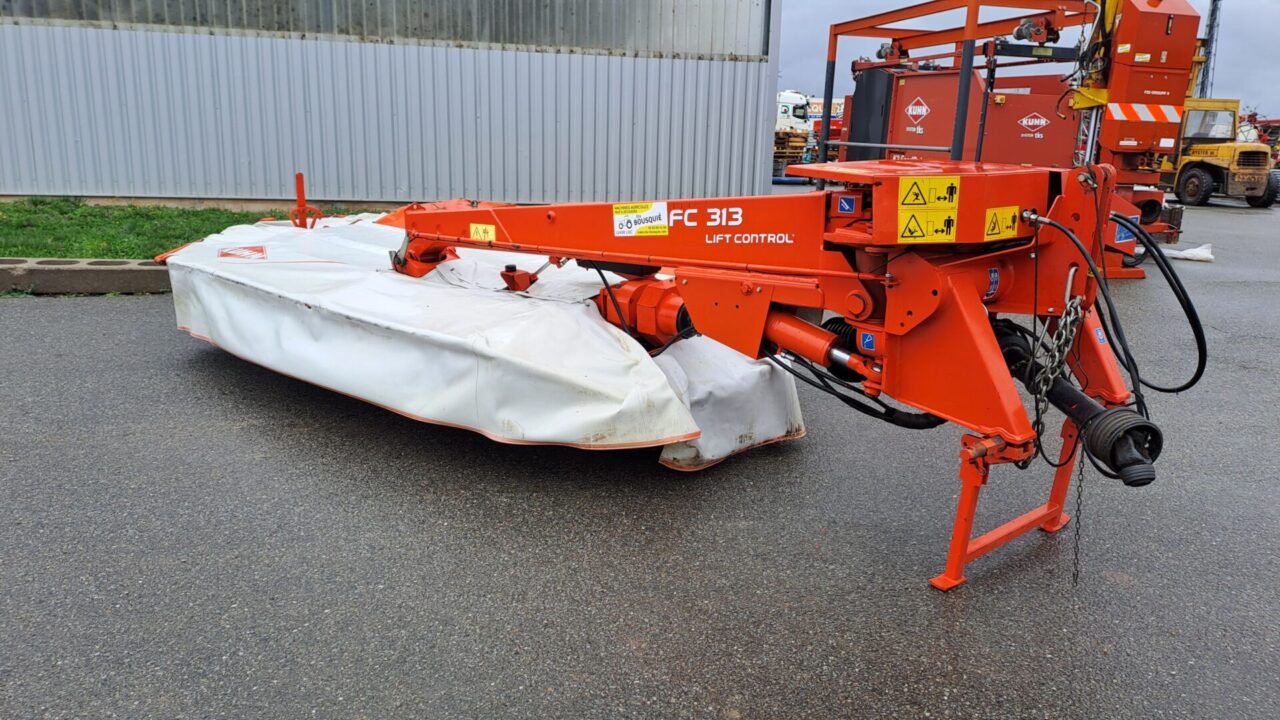 Faucheuse conditionneuse Kuhn FC313 LIFT CONTROL © Ets Bousquié
