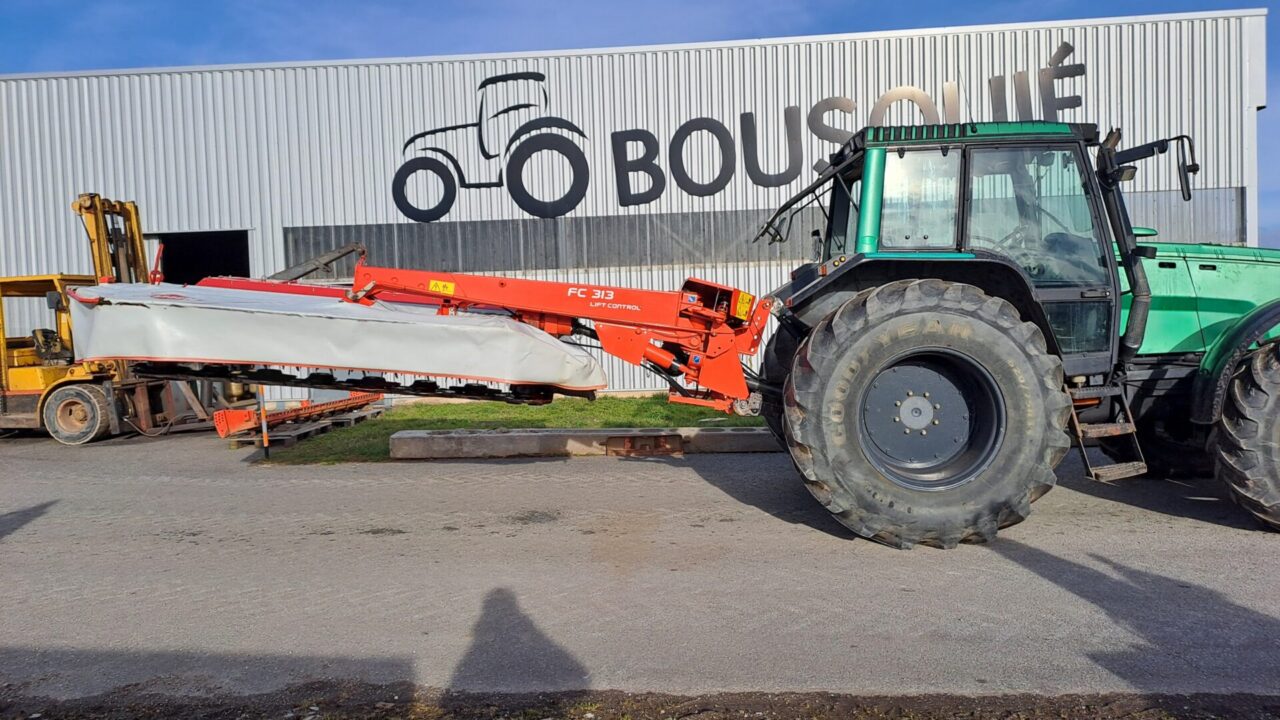 Faucheuse conditionneuse Kuhn FC313 LIFT CONTROL © Ets Bousquié