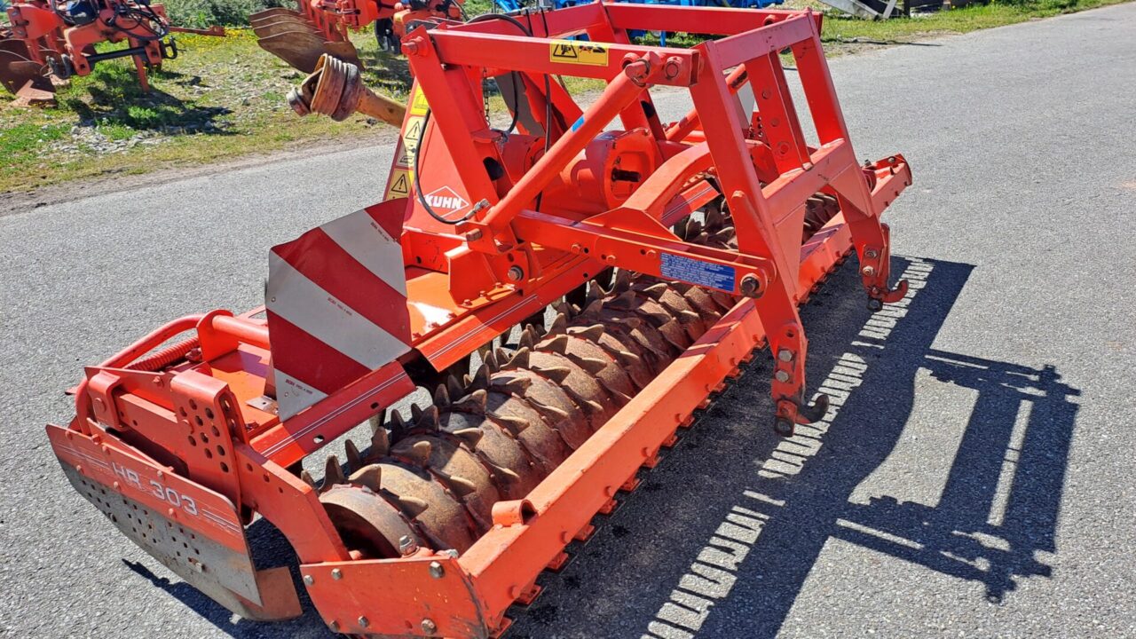 Herse rotative Kuhn HR303D © Ets Bousquié