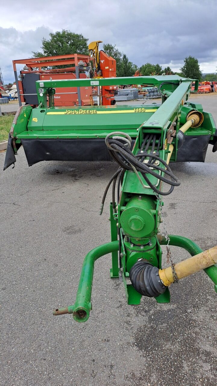 Faucheuse conditionneuse John Deere 1465 © Ets Bousquié