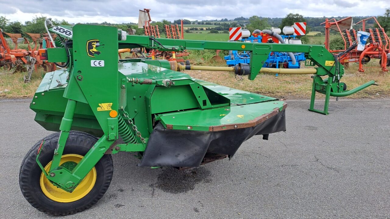 Faucheuse conditionneuse John Deere 1465 © Ets Bousquié